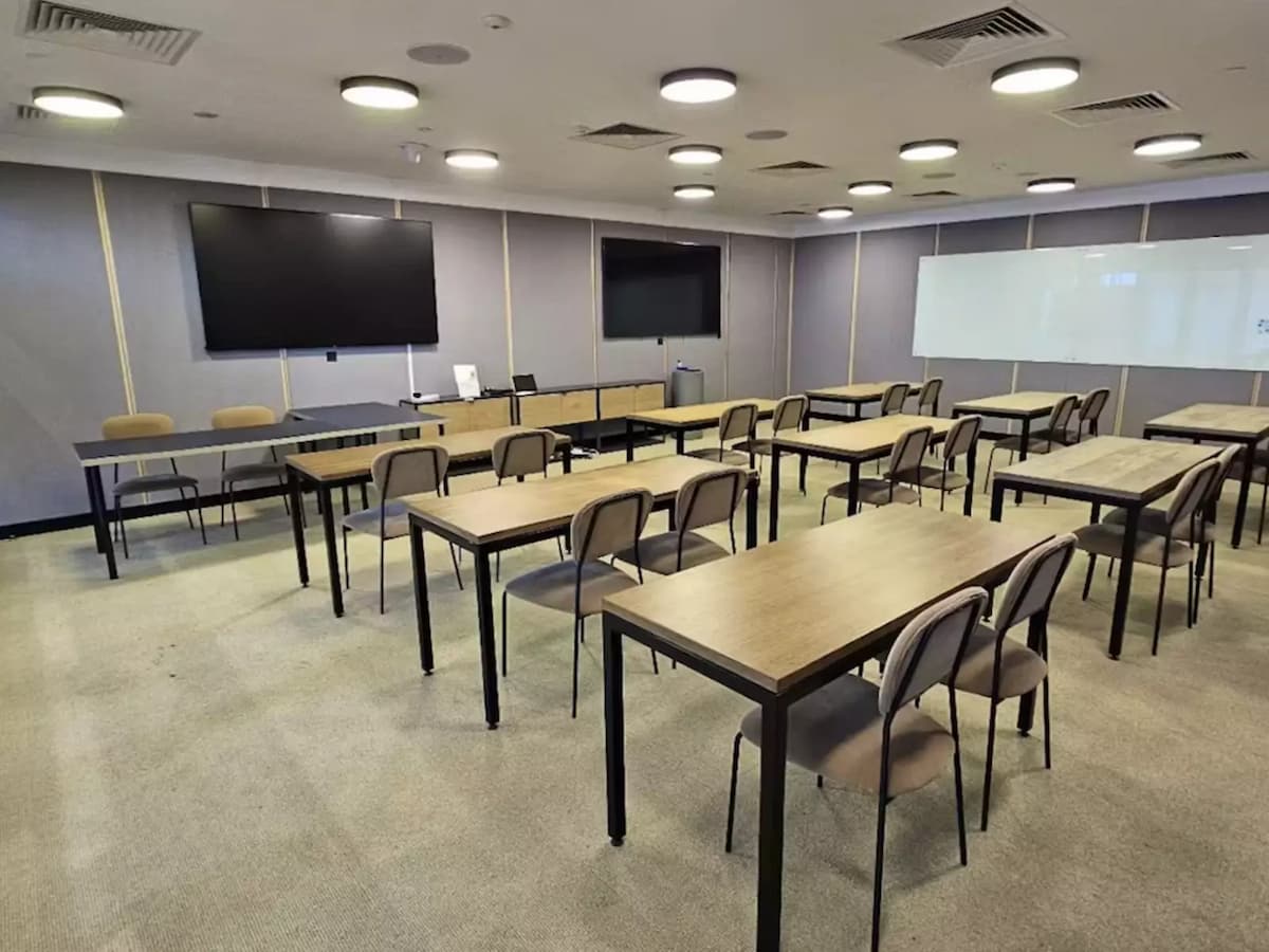 Meeting Room 17E