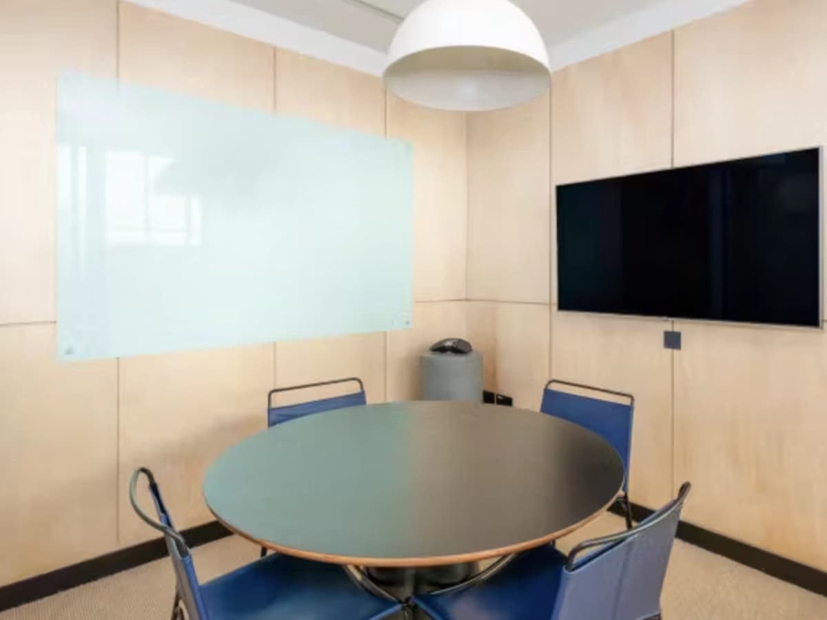 Meeting Room 17E