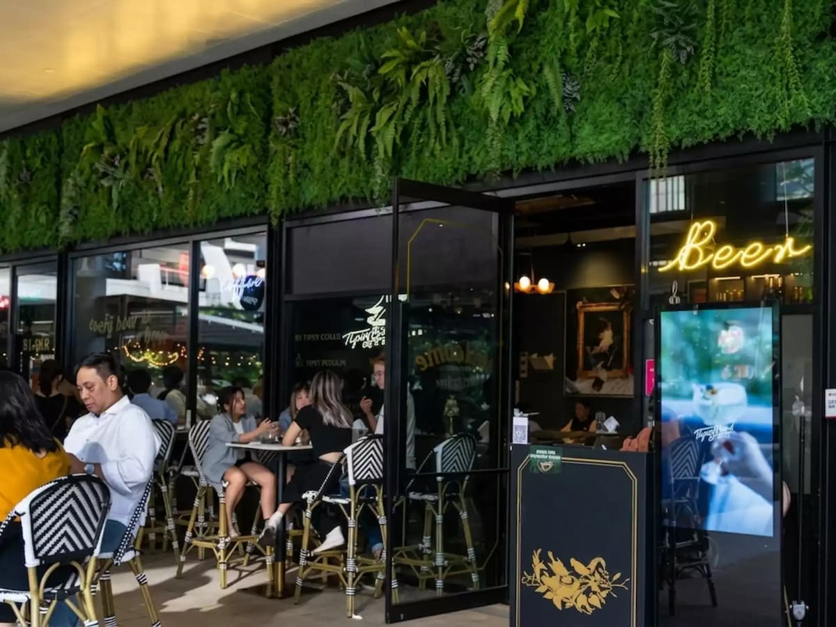The Aviary Lounge