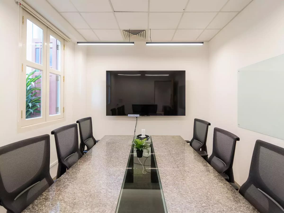 8 Pax - Boardroom