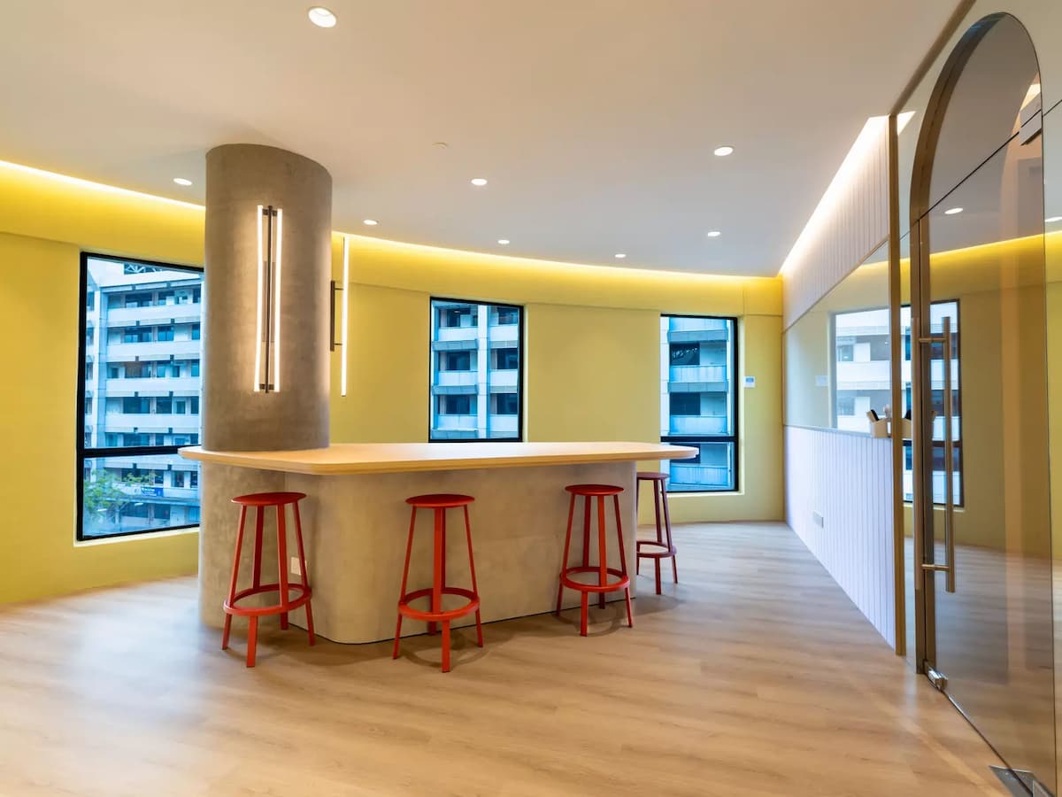 10 Pax - Boardroom