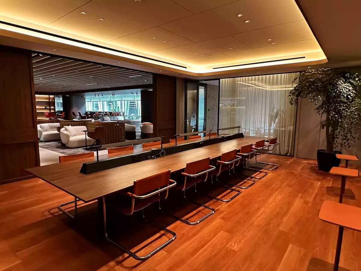 Luxury-Boardroom-Rent