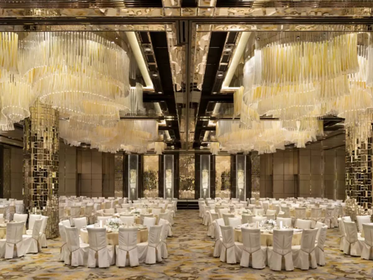luxury ballroom for wedding banquts in ritz carlton