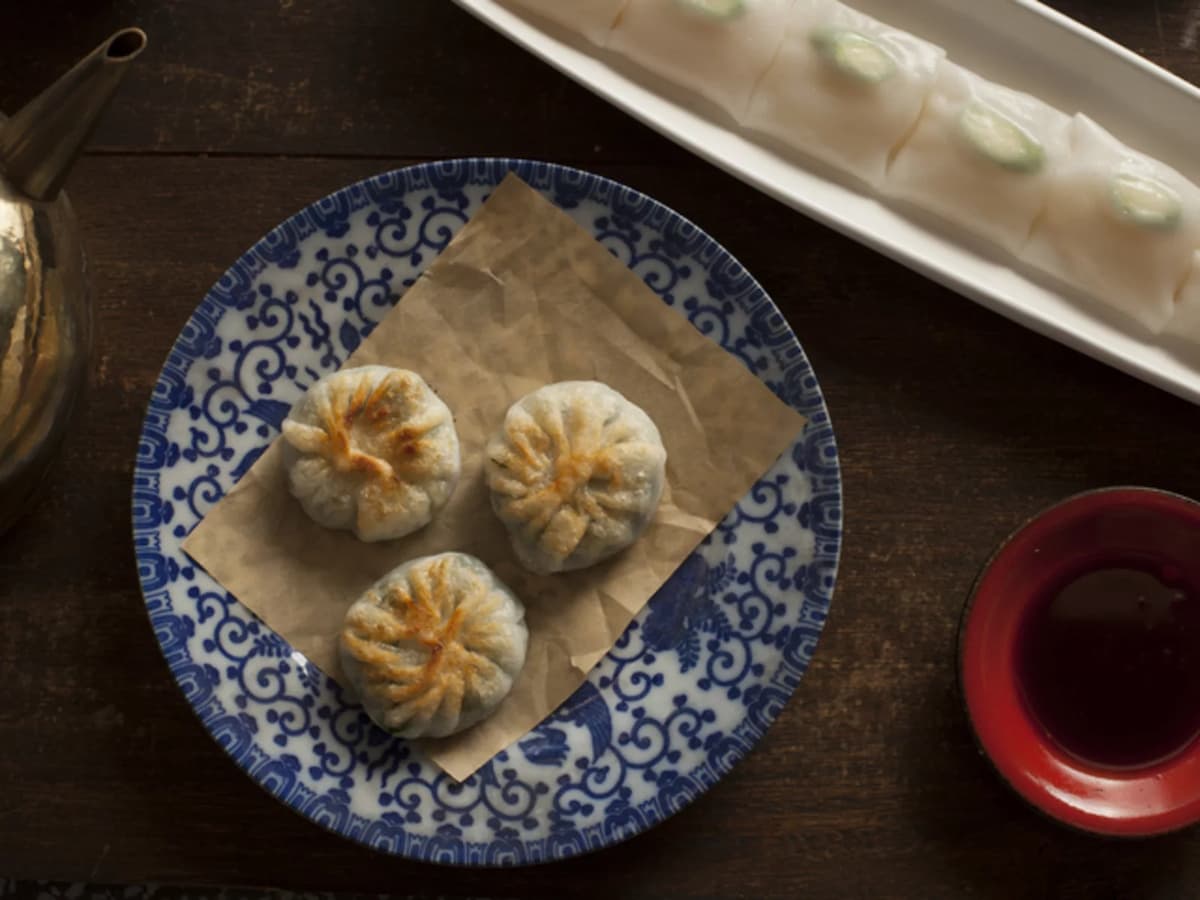 chinese buns on porcelain plate