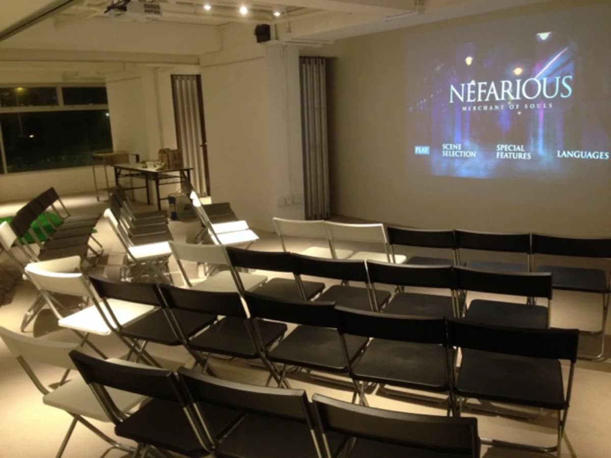 workshop and seminar setting inlarge room with projector