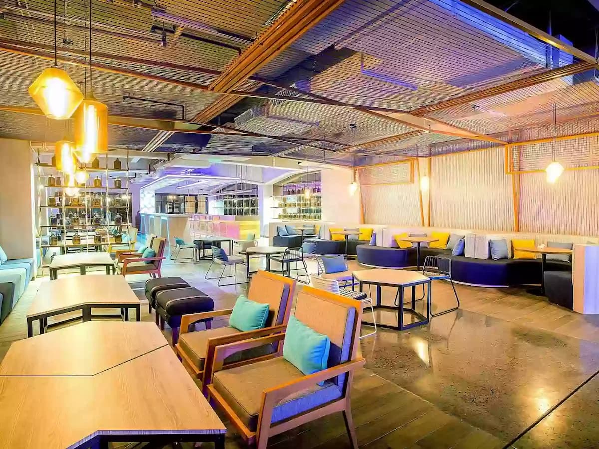 Playbar Lounge