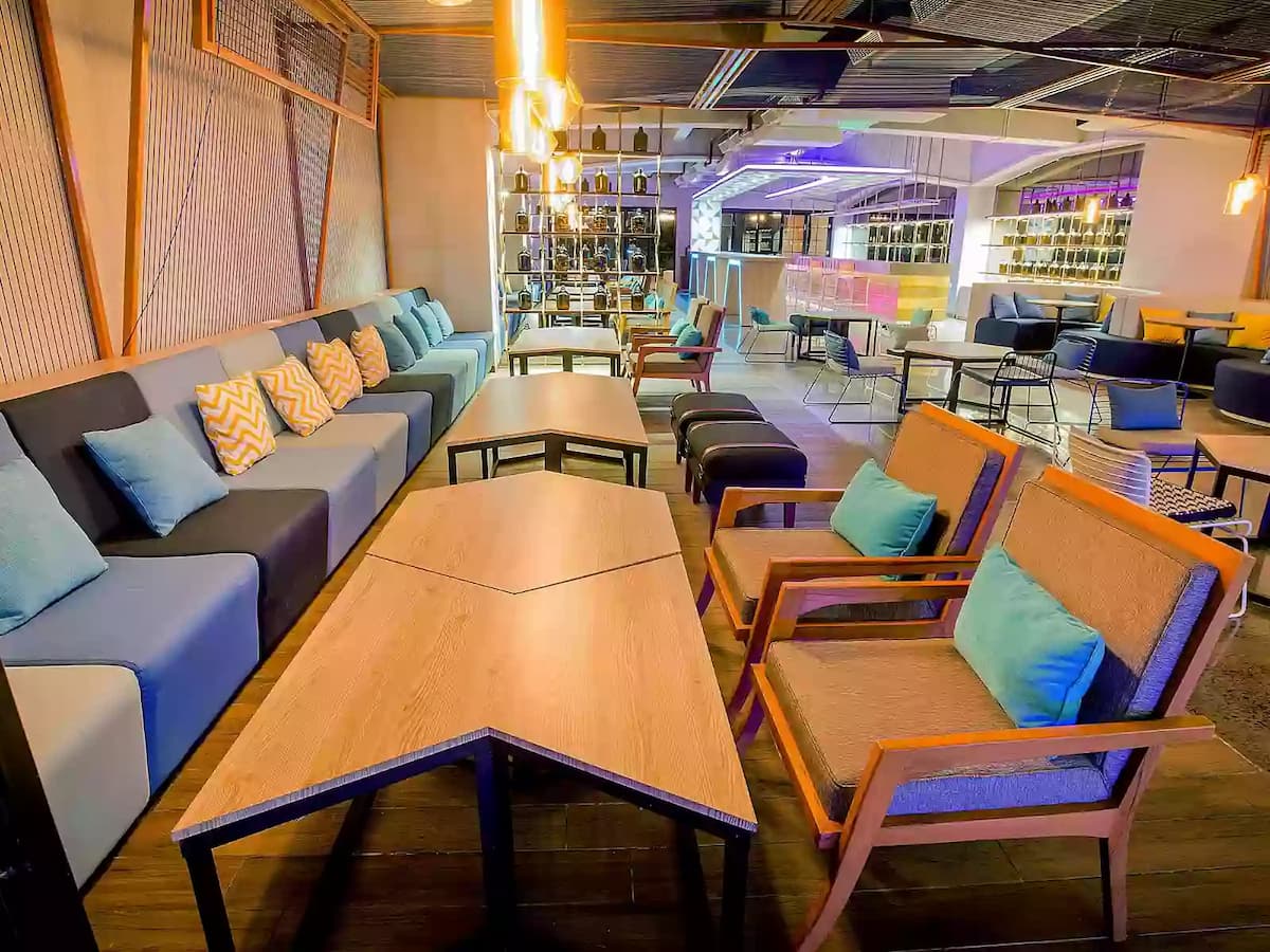 Playbar Lounge