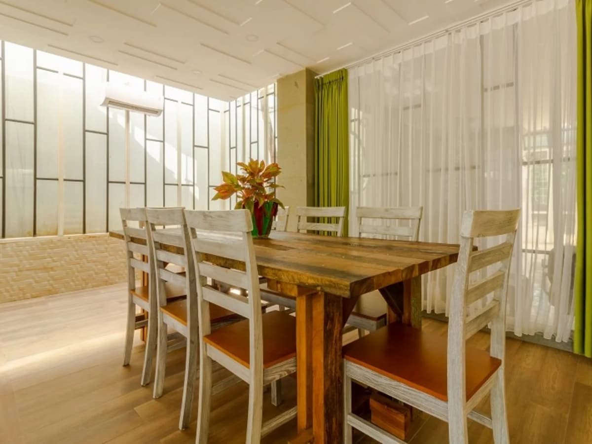 Meeting Room @ Urbanest Inn Club House