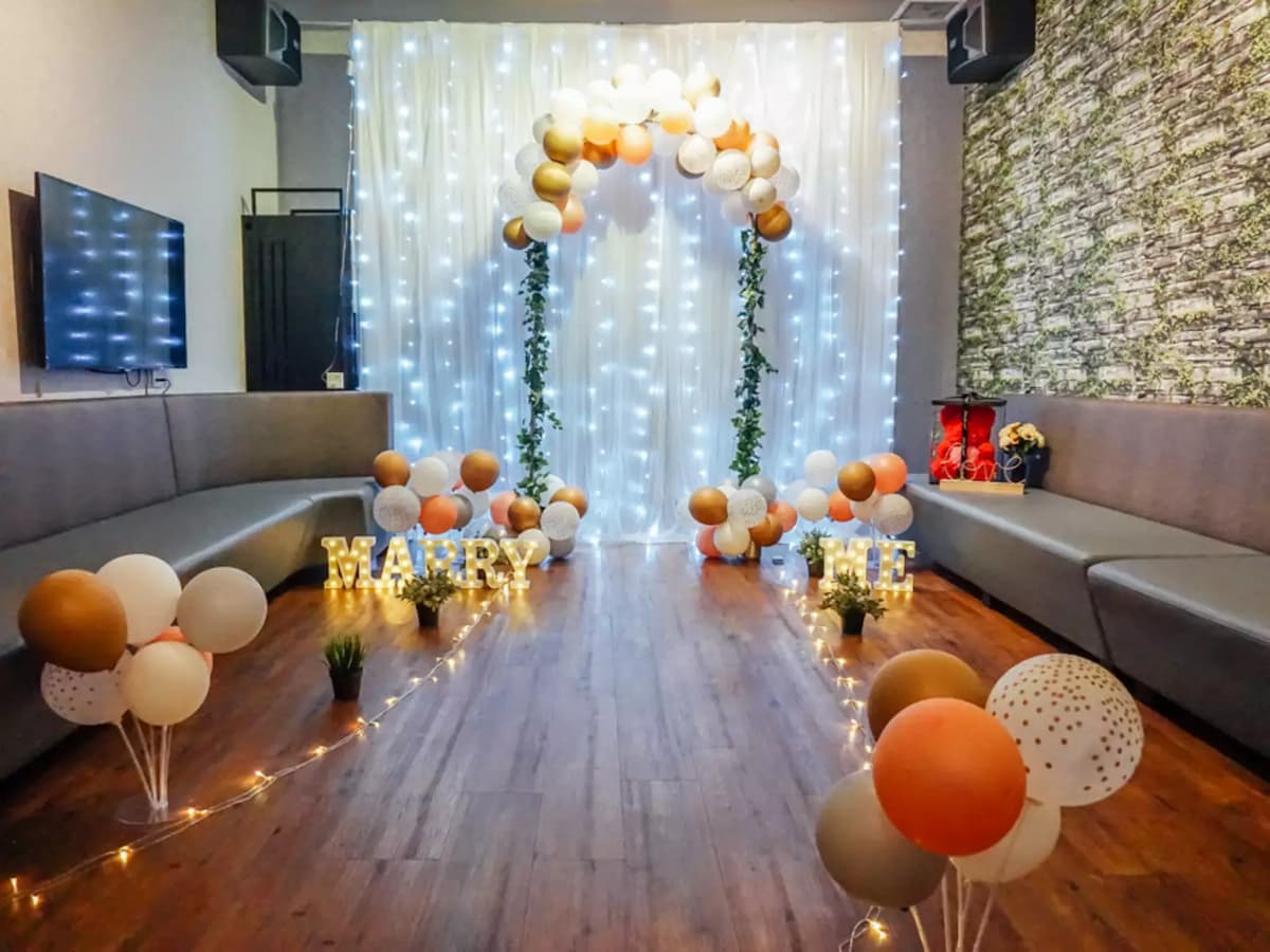 VIP ROOM
