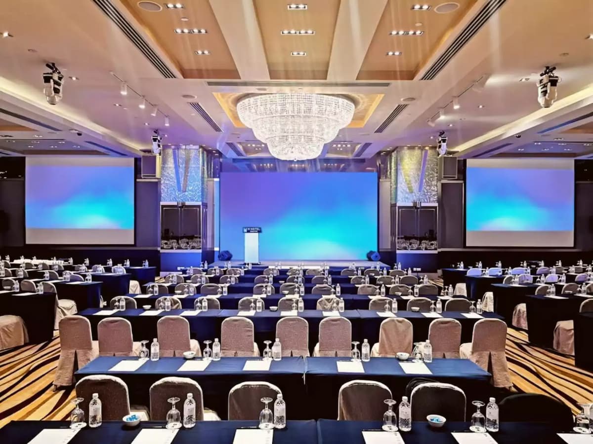 large seminar hall with projectors
