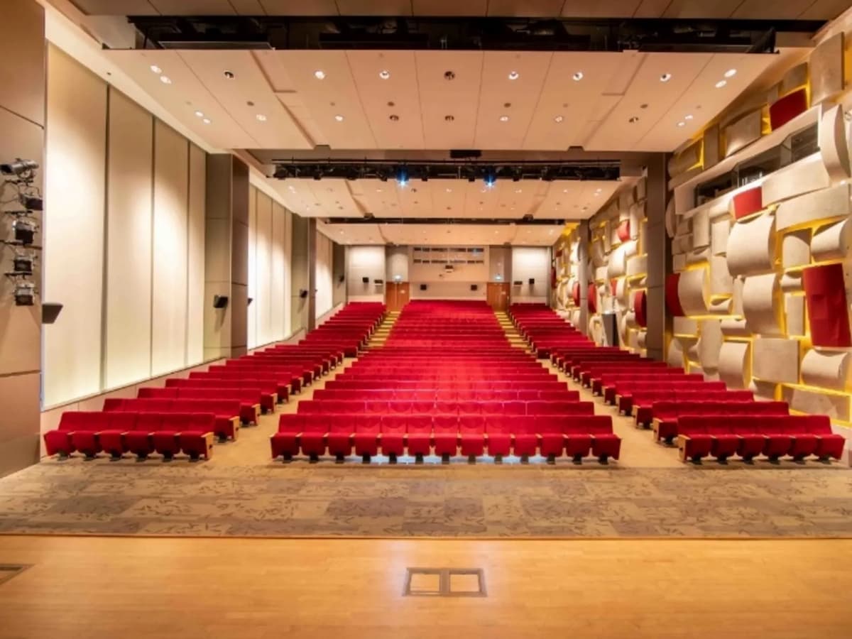 Auditorium | Mezzanine | Holding Room