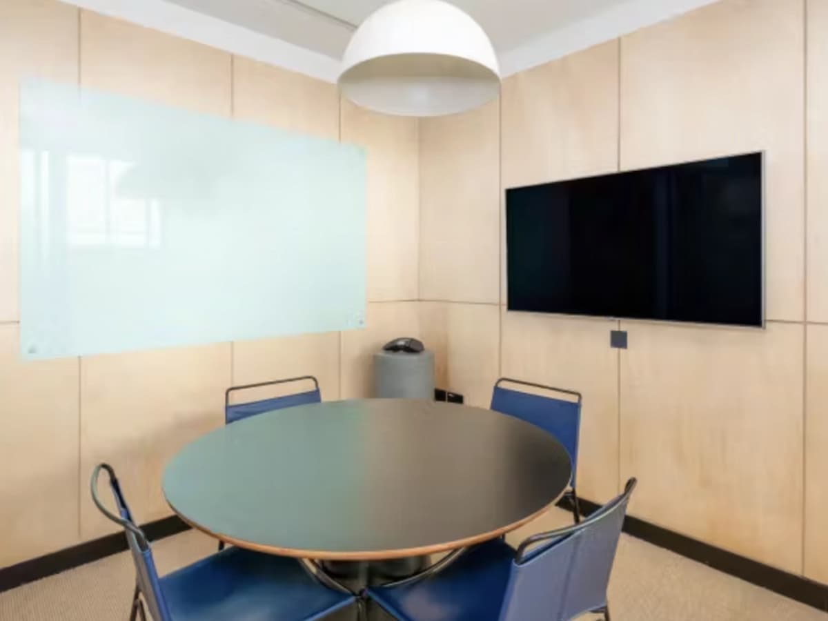 Meeting Room 17E