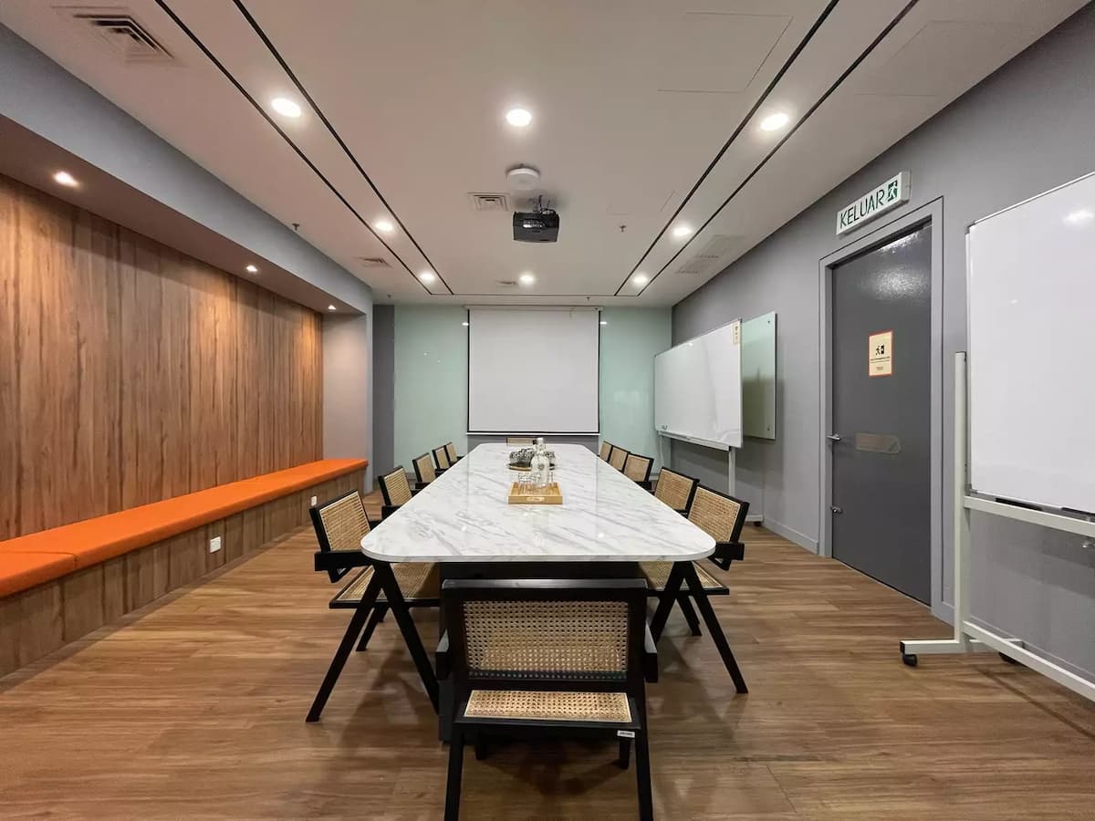 Private Dining Lounge (Boardroom)