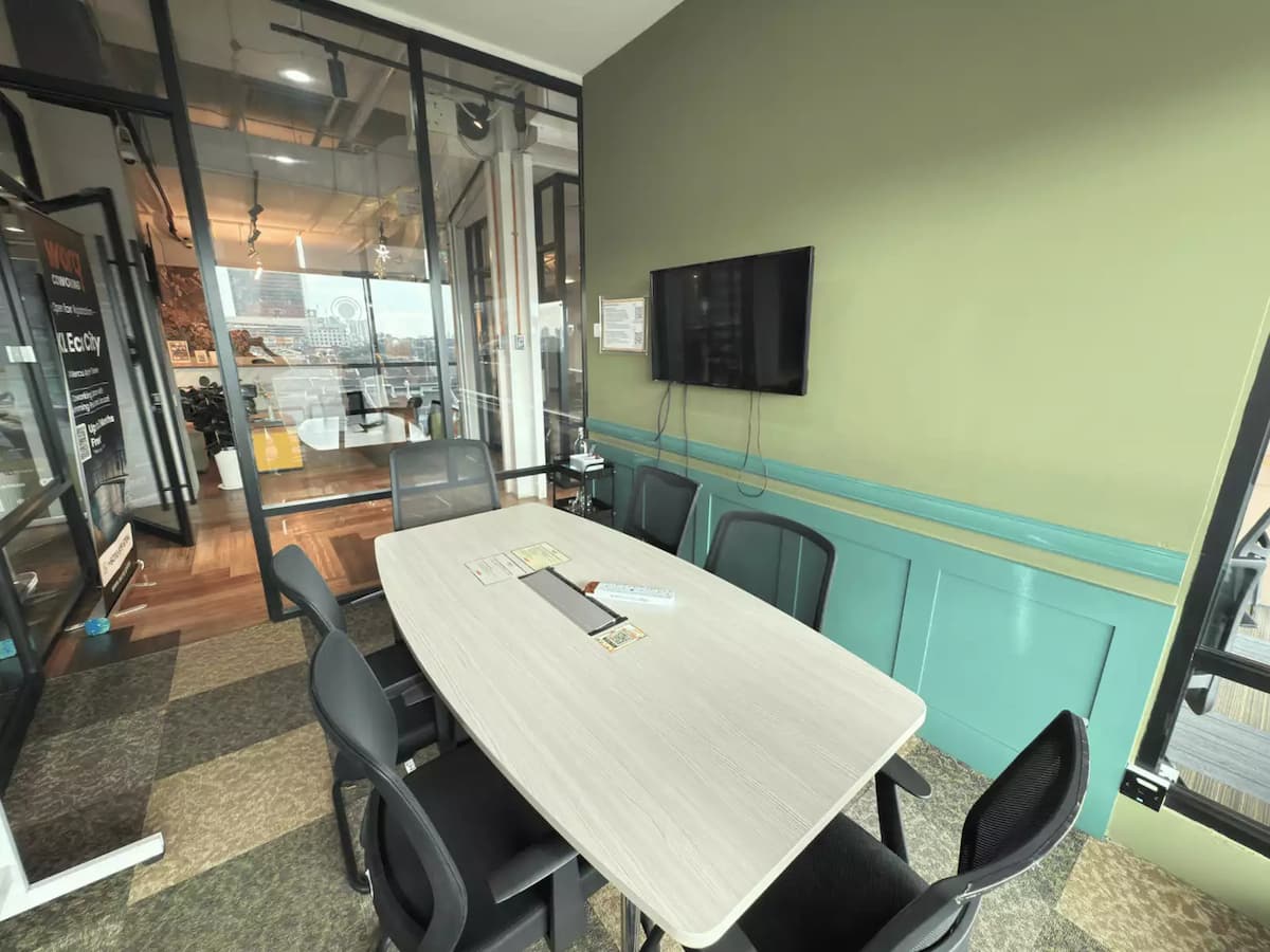Meeting Room - 6 Pax