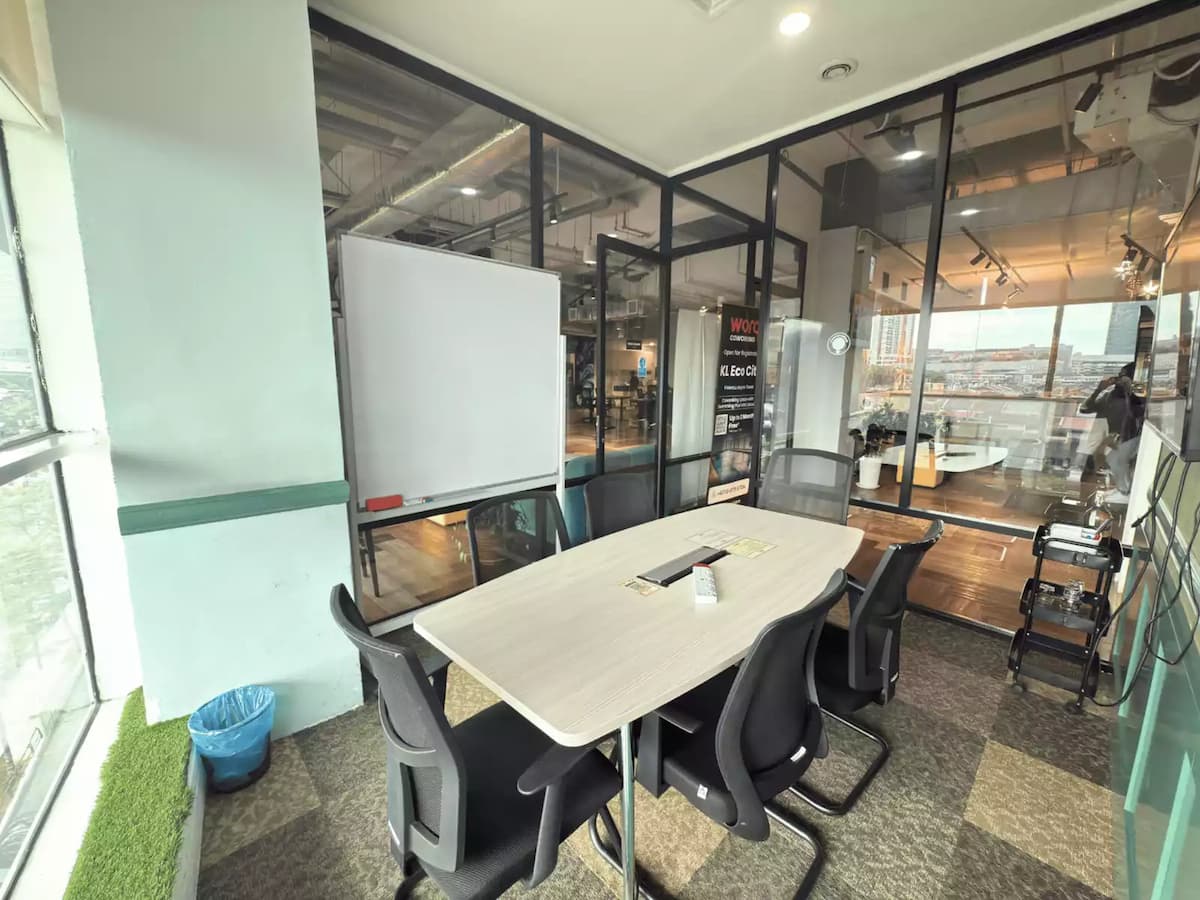 Meeting Room - 6 Pax