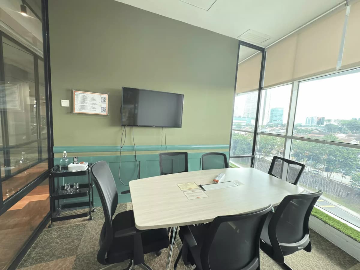 Meeting Room - 6 Pax