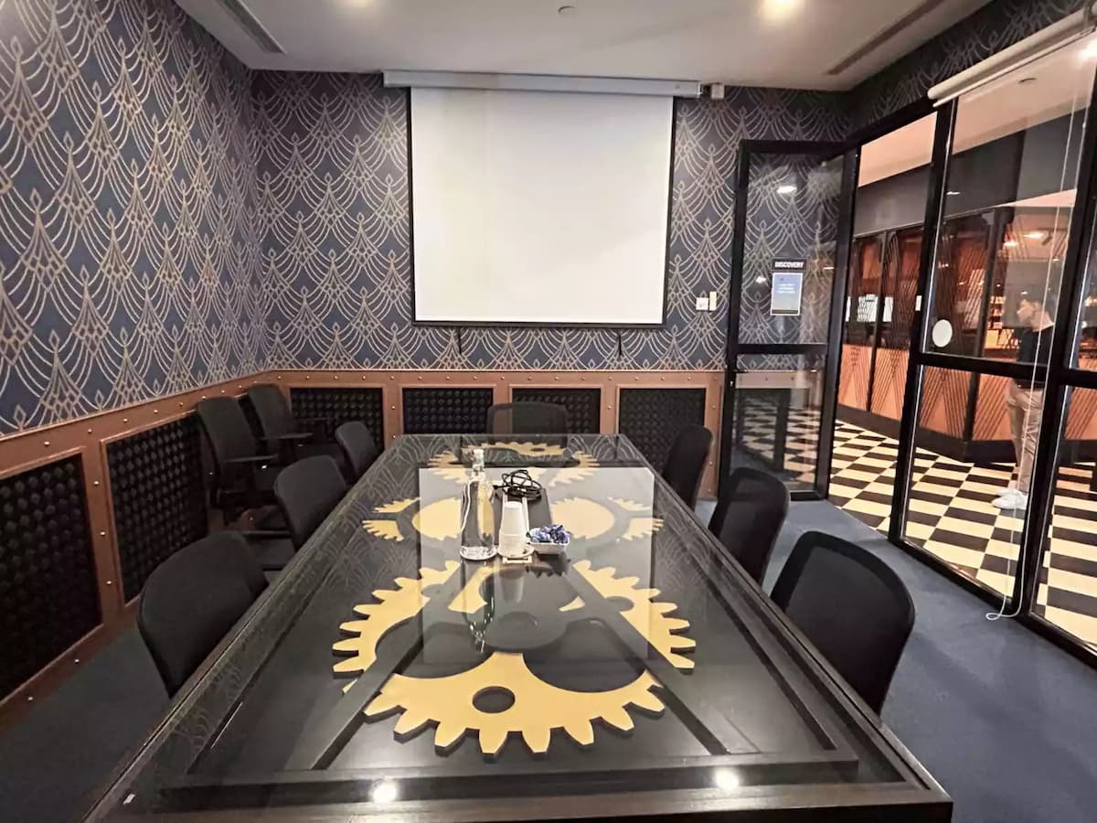 Discovery Meeting Room