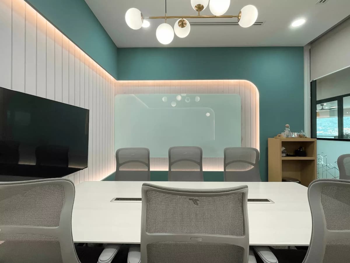 Amethyst Meeting Room