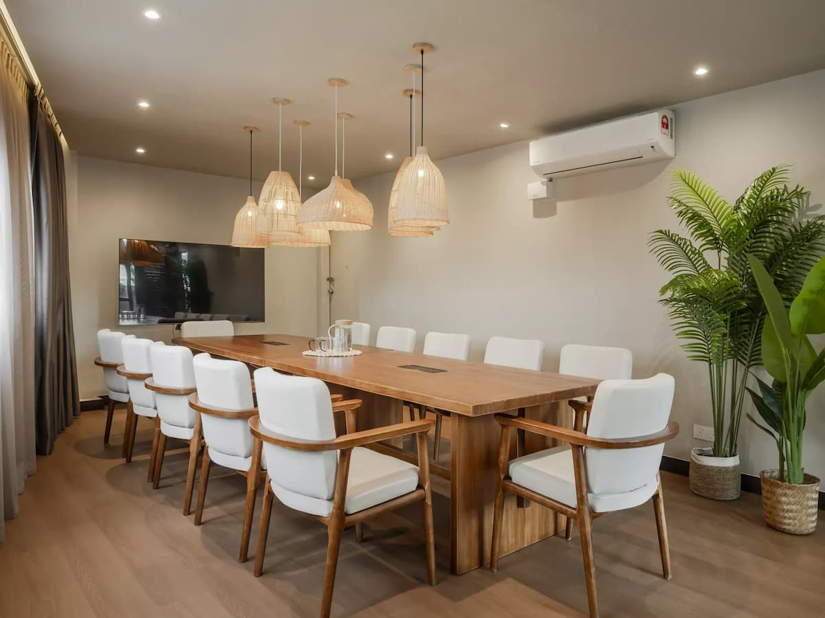 Lata Boardroom