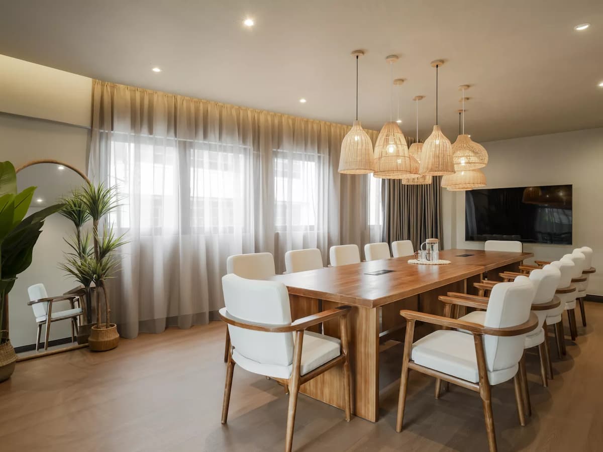 Lata Boardroom