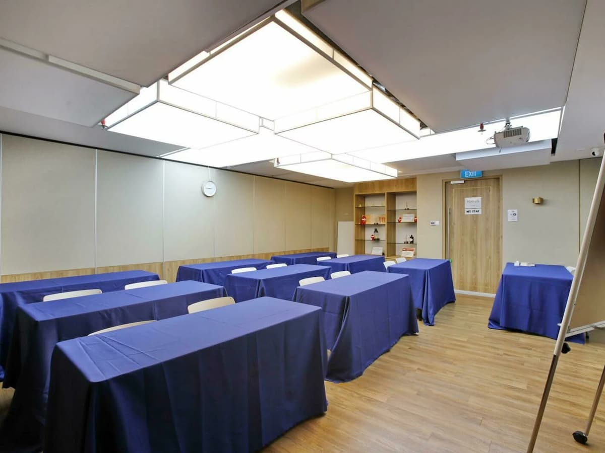 Star (Small Room)