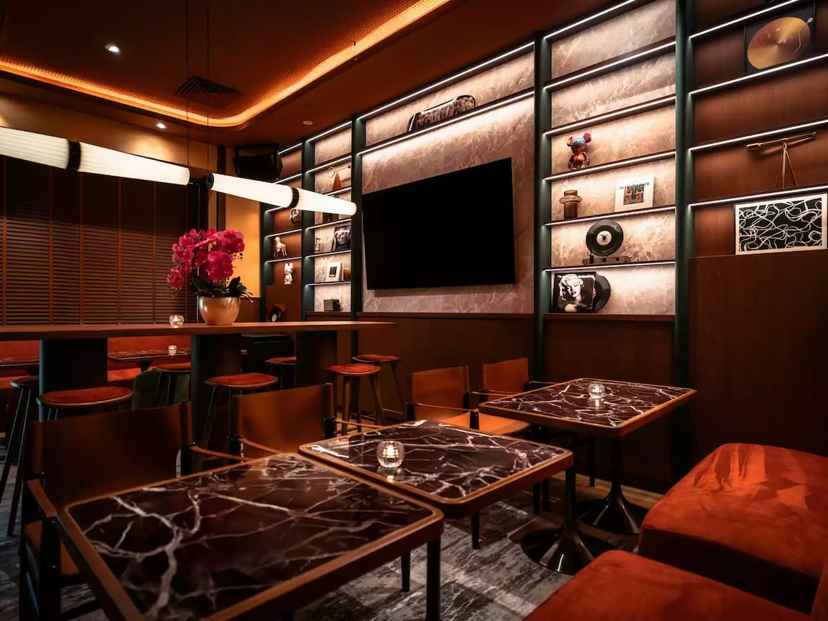 Sip Club Room
