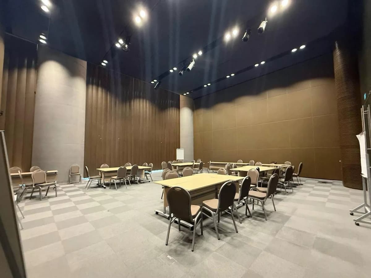 Meeting Room 1 OR 2