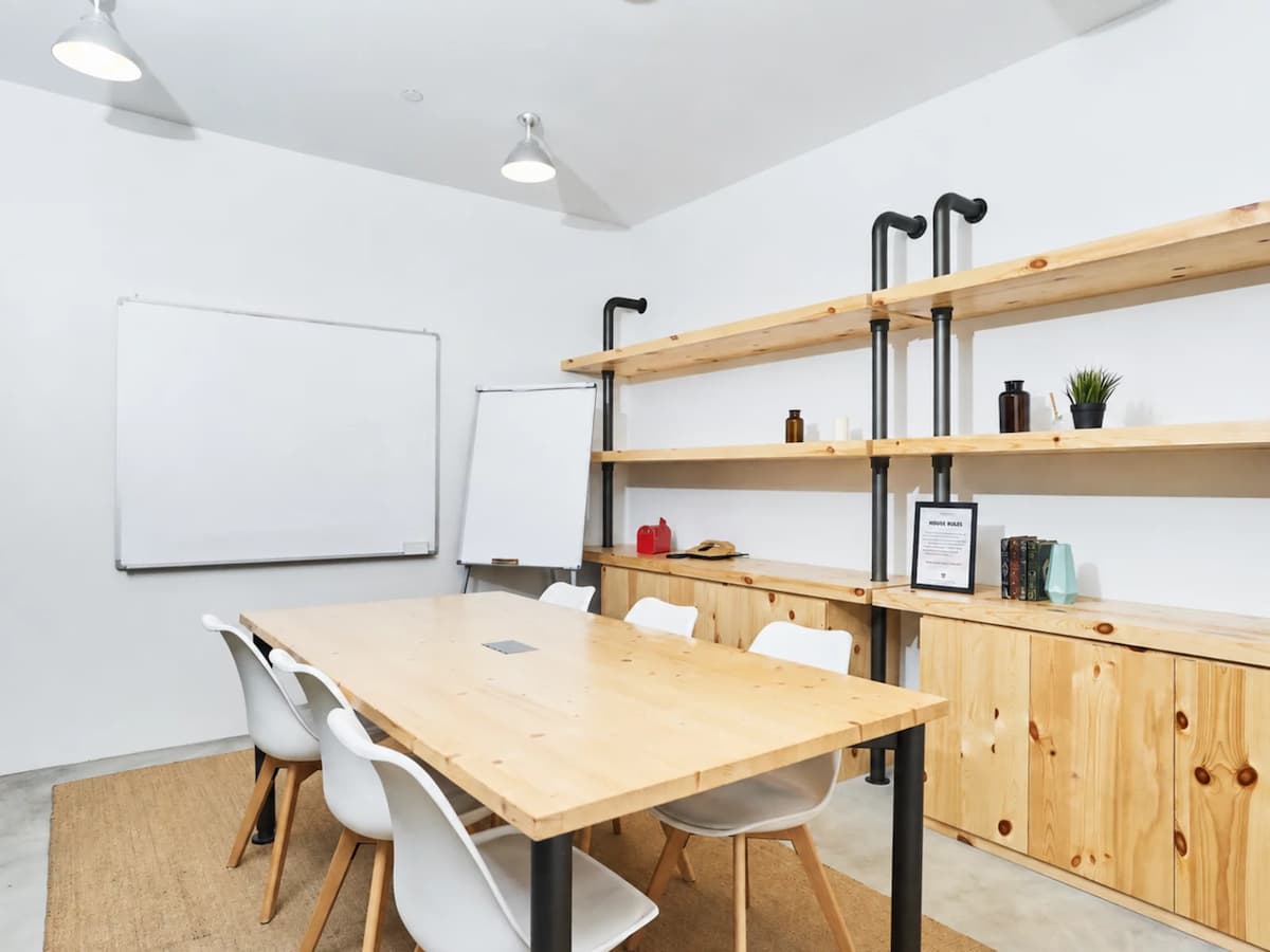 Meeting Room B (8 Pax)