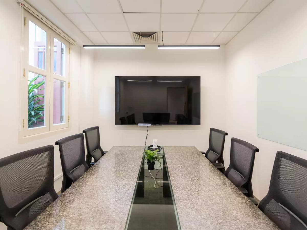 6 Pax - Boardroom