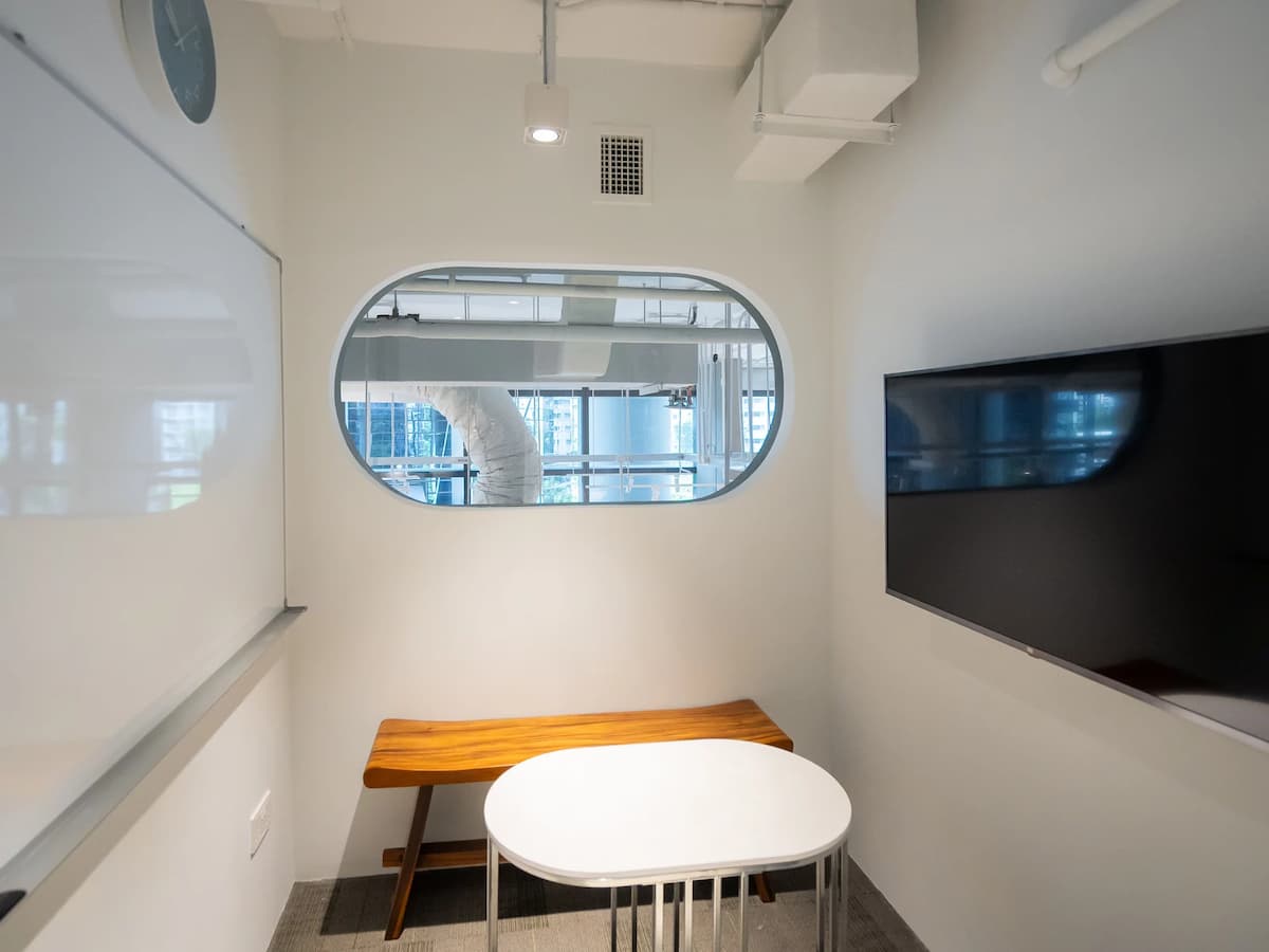 3 Pax - Meeting Room