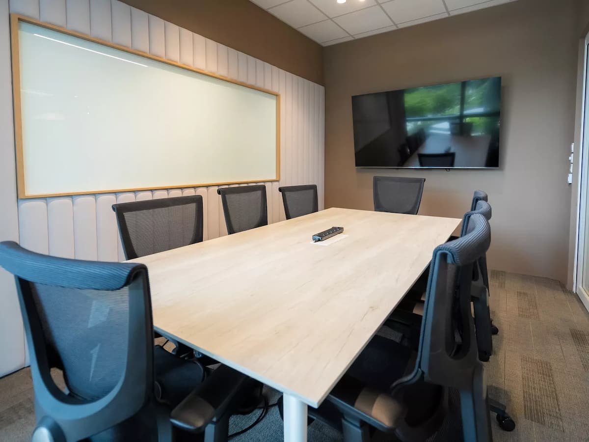 8 Pax - Boardroom