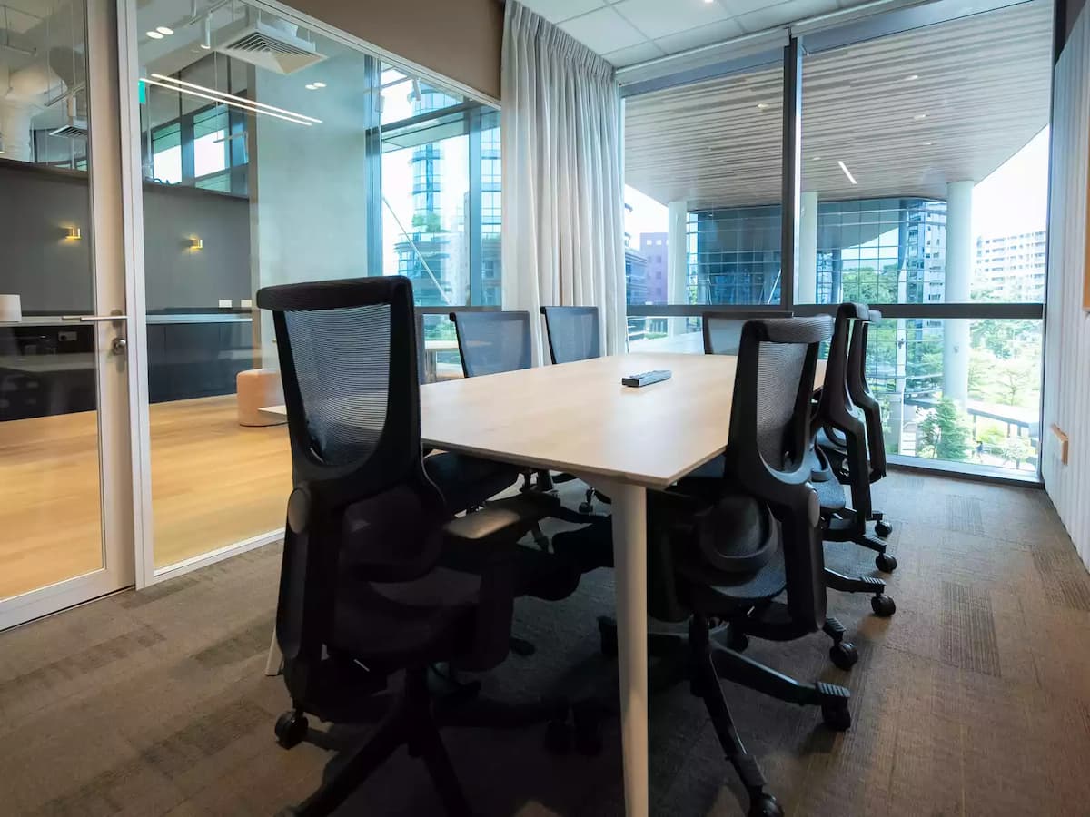 8 Pax - Boardroom