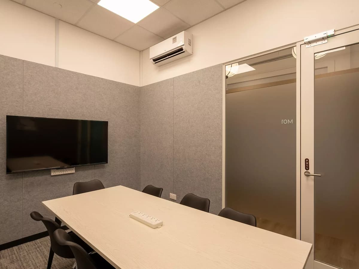 8 Pax - Boardroom