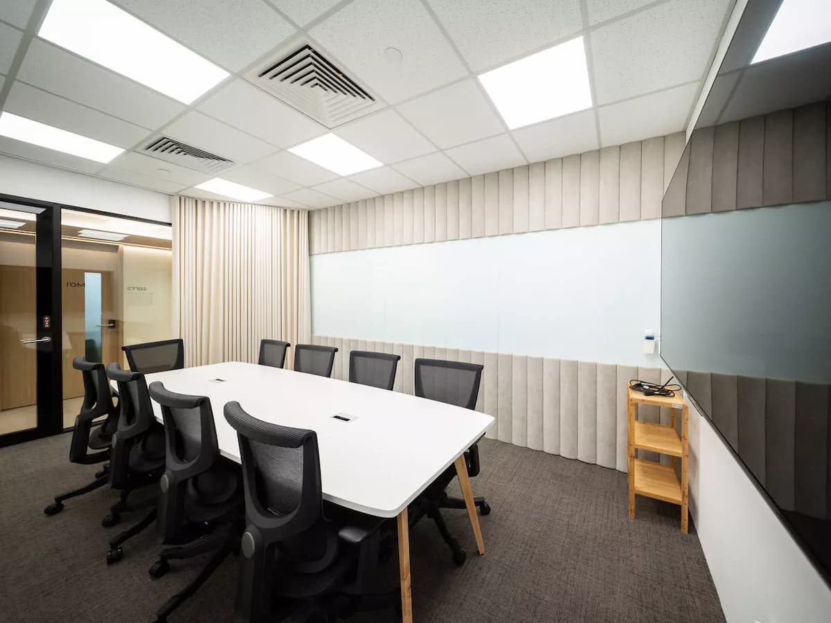 9 Pax - Boardroom