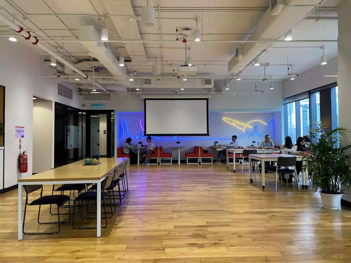 WeWork Equatorial Plaza - 18A
