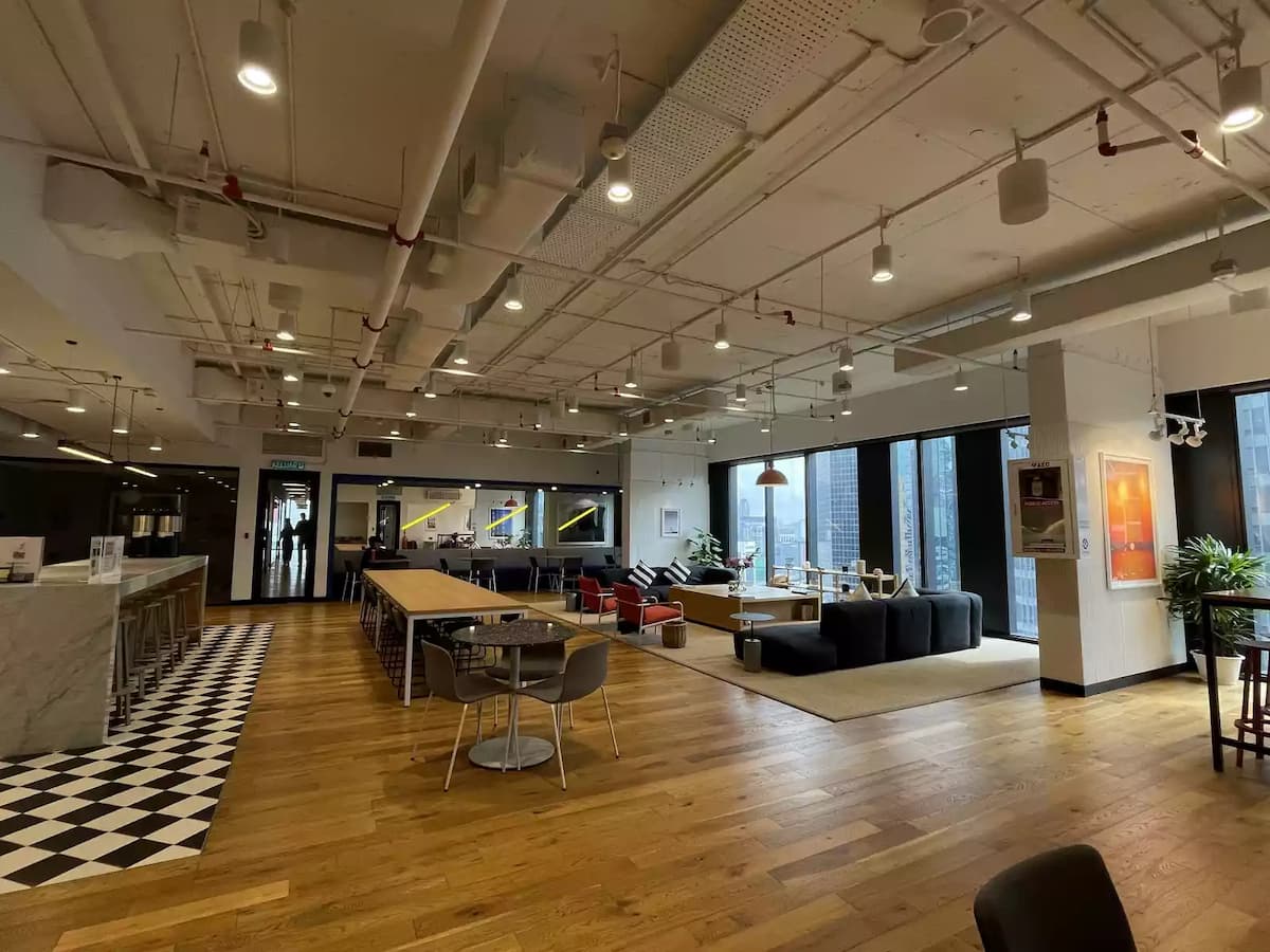 WeWork Equatorial Plaza - 19E