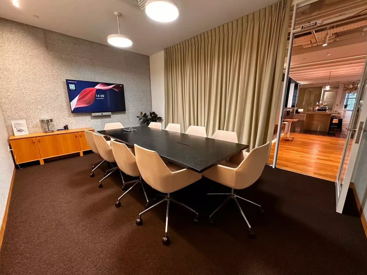 Wework 21CQ Meeting Room 2D